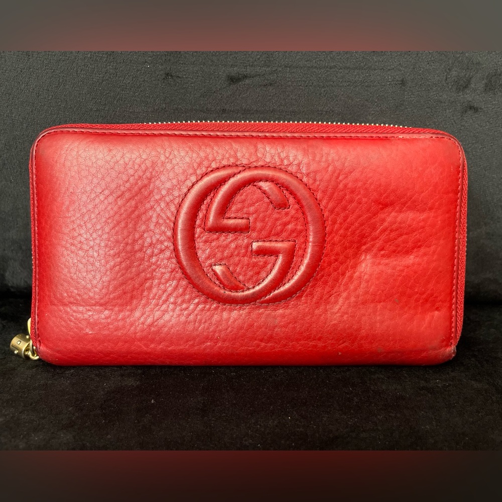 Gucci Red Leather Zip-Around Wallet with Embossed Logo